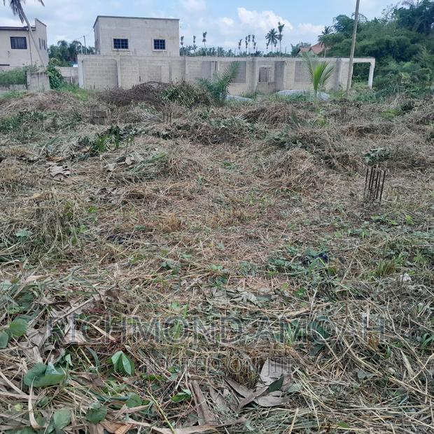 Plot With Fooutings for Sale at Kansa City · Photo 1