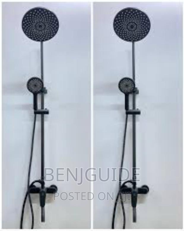 Black Round Shaped Waterfall Shower Set · Photo 3