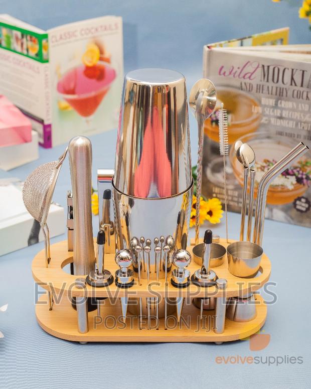 23pcs Cocktail Tools Set With Oval Wooden Stand · Photo 2