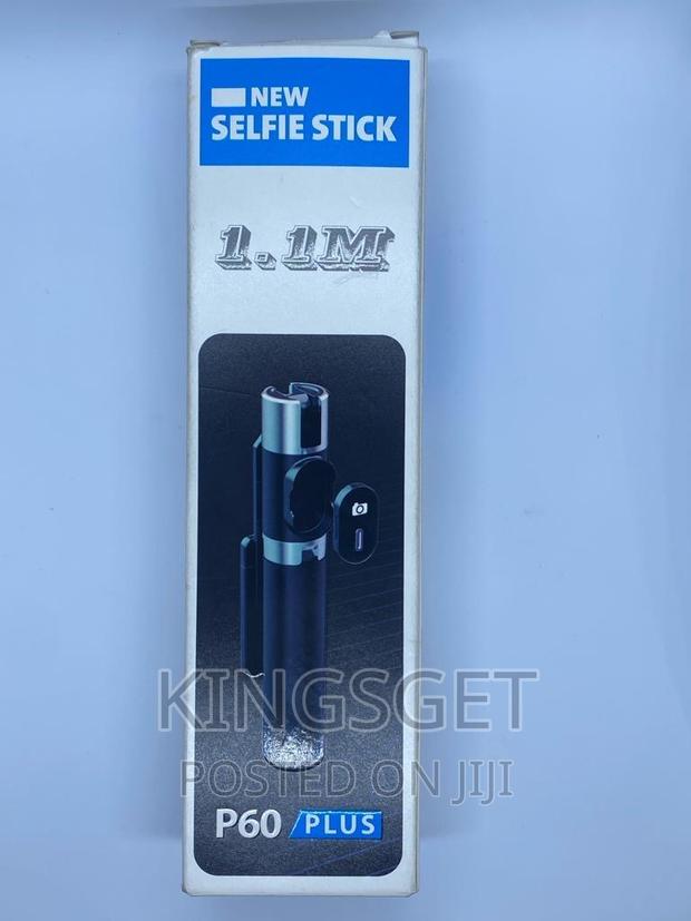 P60 Plus Selfie Stick With Two Full Fill Light · Photo 4