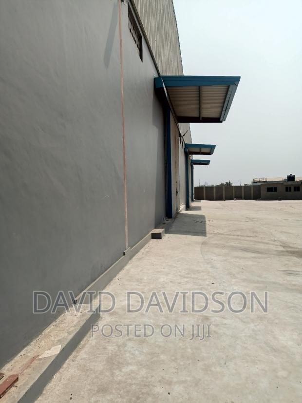 Wearhouse Tema Roundabout · Photo 3