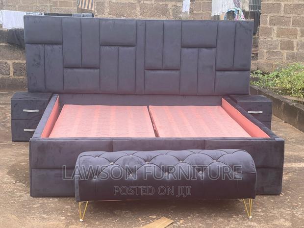 King Size Bed With Ottoman
