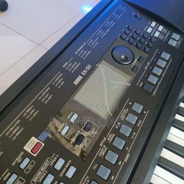 Korg Ek-50 61-Key Keyboard · Photo 4