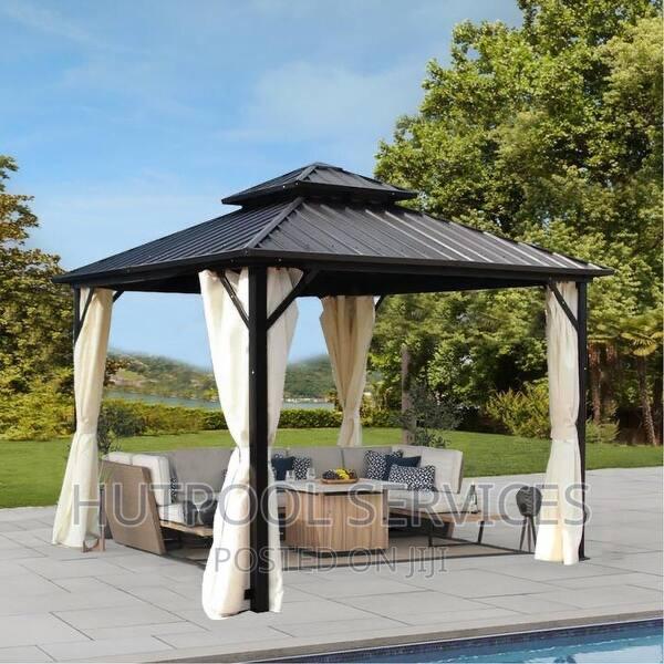 Pavilion Exclusive 001 · Photo 2