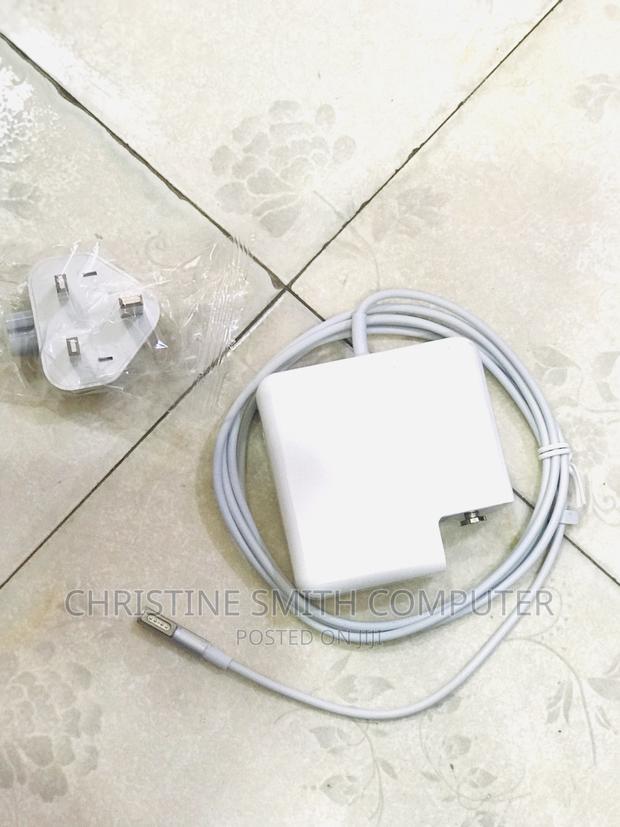 Original Mac Book Pro Charger · Photo 3