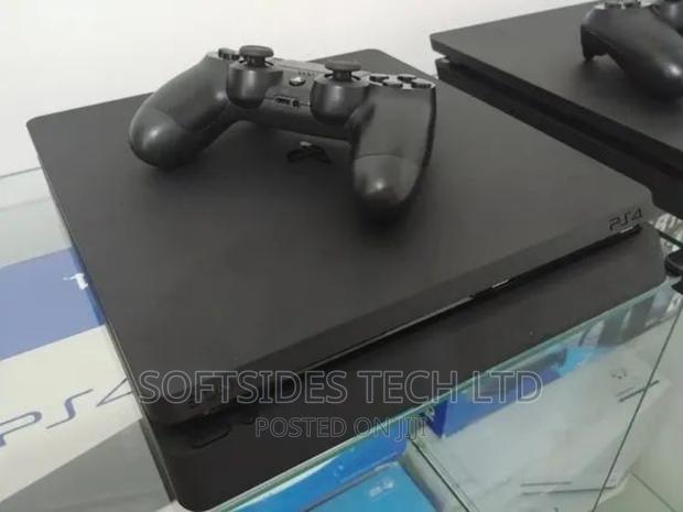 Playstation 4 Standard Slim Quality Home Used. · Photo 3