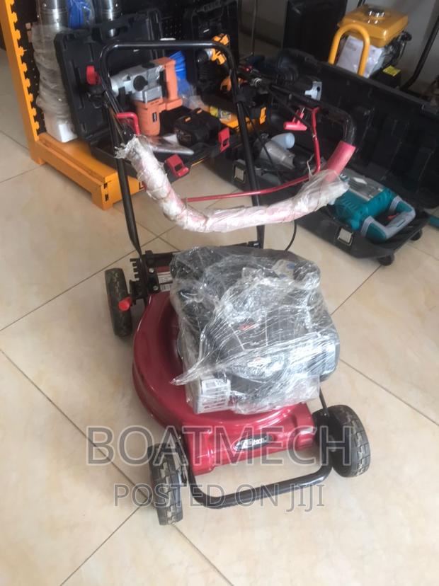 Briggs and Stratton 2.47KW Lawn Mower · Photo 3