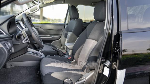 New Mitsubishi L200 2023 Black photo 7