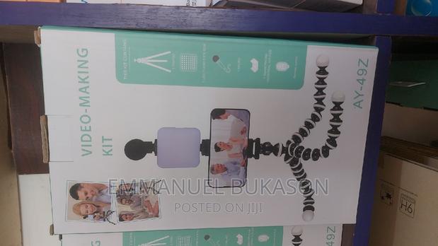 Video Making Kit With a Flexibility Stand · Photo 2
