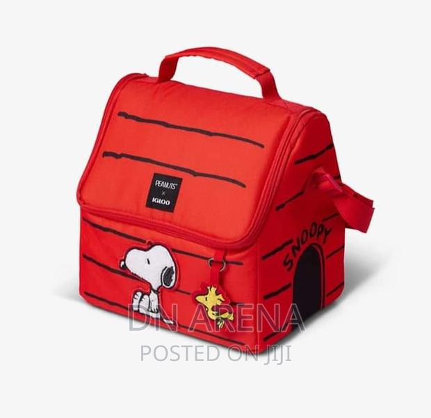 16 Can Capacity Snoopy's House Lunch Bag