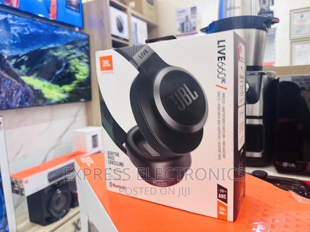 Very Sleek JBL Headphones JBL Live 660 · Photo 2