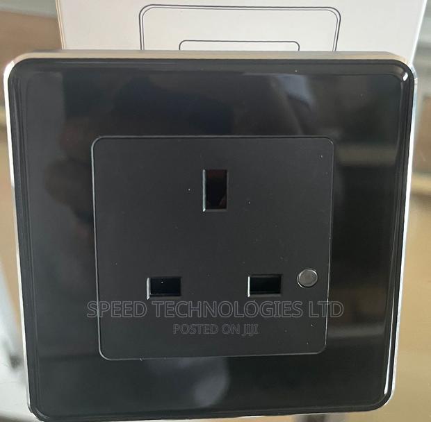 Smart Wall Socket - Single · Photo 3