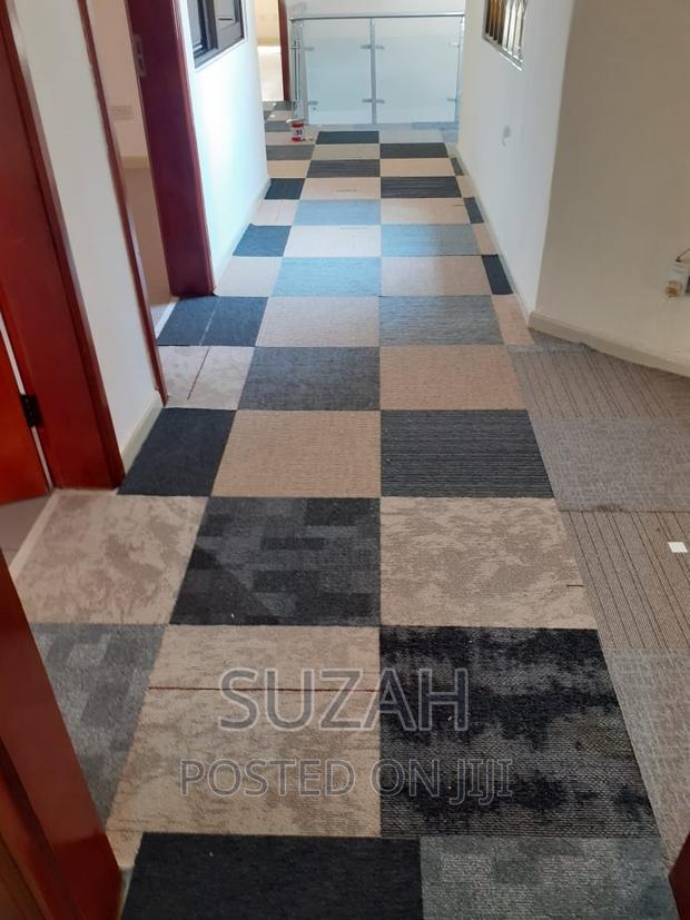 Woolen Carpet Tile · Photo 1