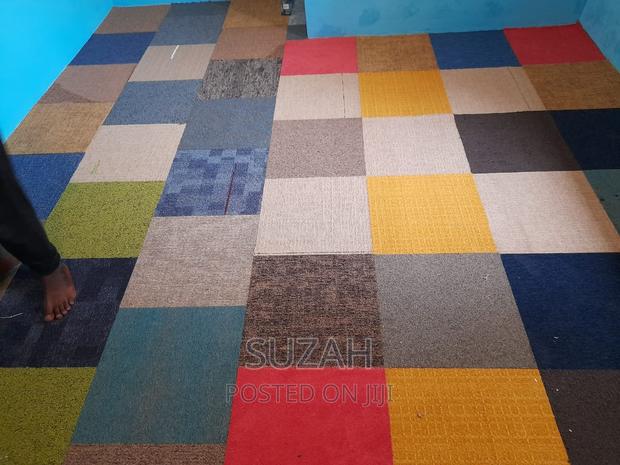 Woolen Carpet Tile · Photo 1