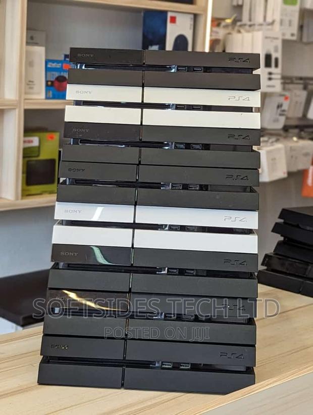 Uk Used Playstation 4 or Ps 4 Standard With Controller. · Photo 4