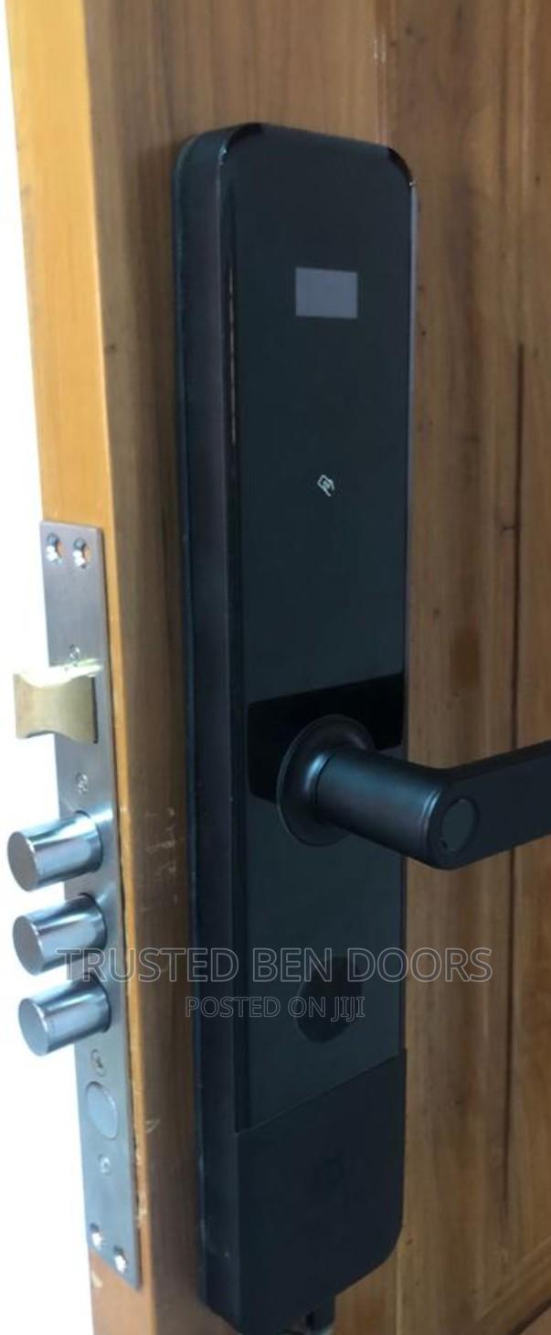 Paladin Turkish Security Smart Locks (Fingerprint+Card+Code) · Photo 2