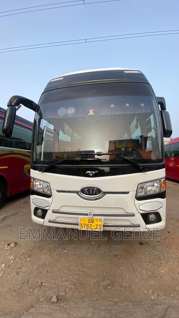Bus Rental · Photo 4