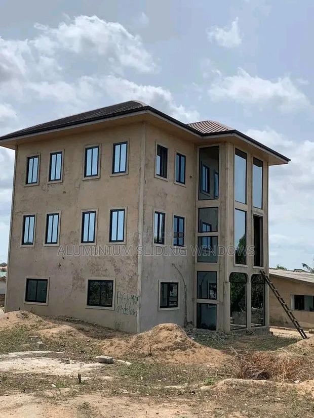 Aluminium And Glass Sliding Windows photo 2
