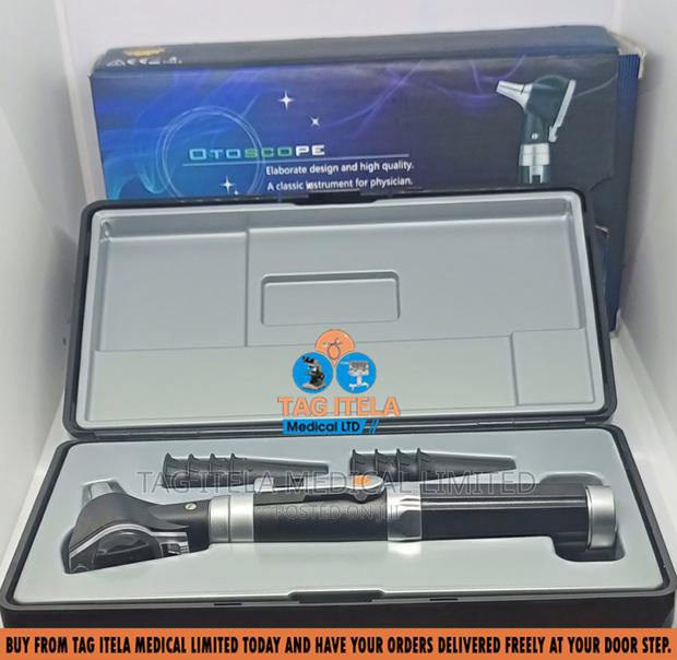Otoscope (Plastic) · Photo 3