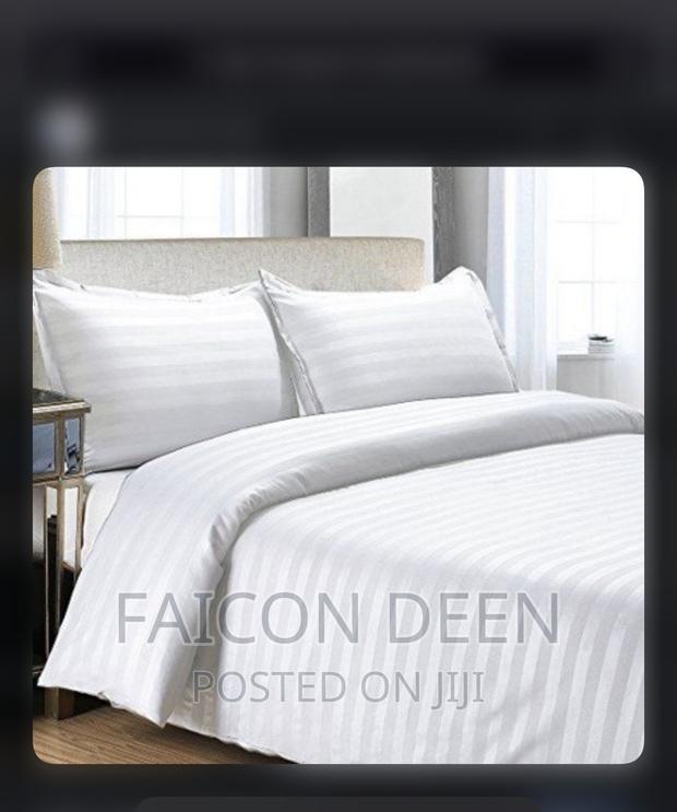 Stripped Thick Cotton Hotel White Bedsheet With Pillow Cases · Photo 2