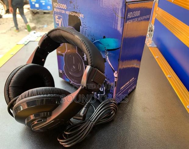 Electro-Voice (EV) HDJ3000 Monitor Headphones · Photo 2