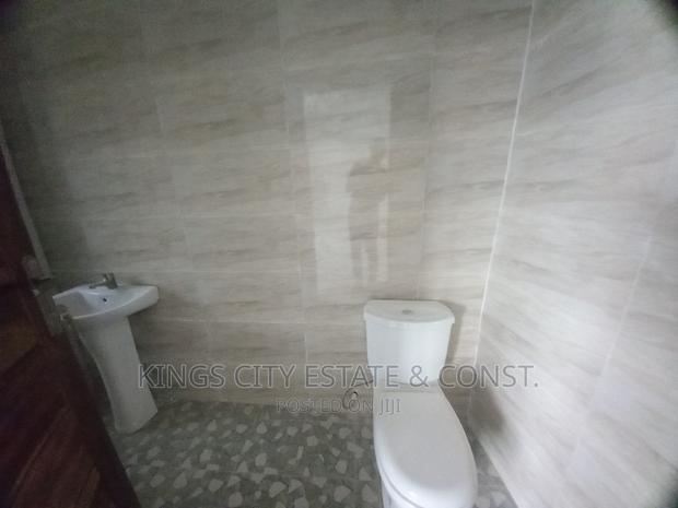 5bdrm House in White-House, Achimota for rent photo 10
