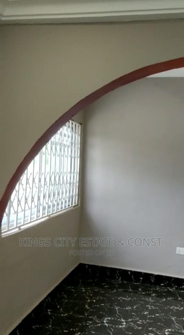 5bdrm House in White-House, Achimota for rent photo 8