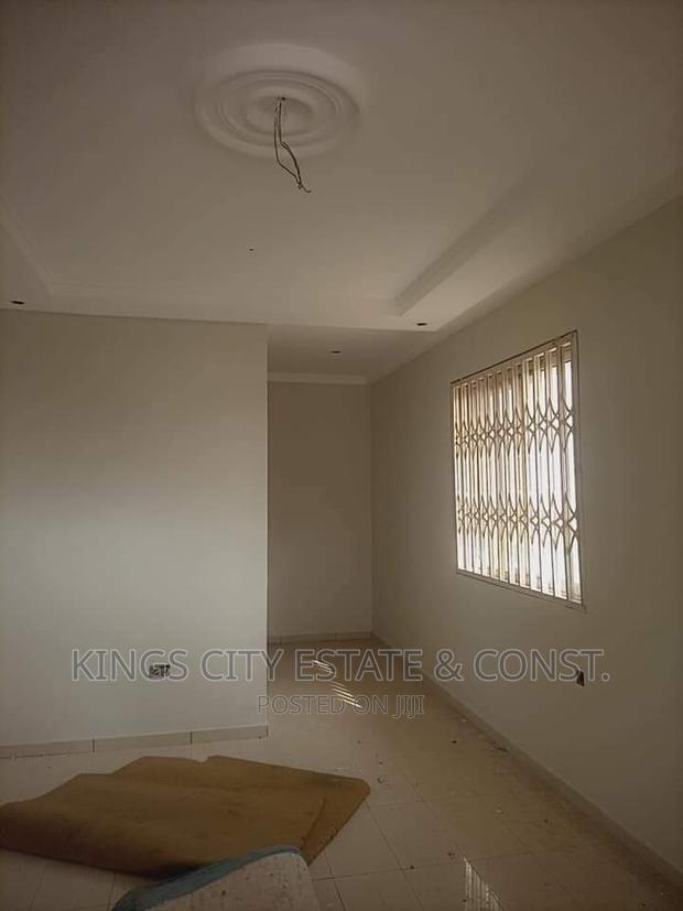 5bdrm House in White-House, Achimota for rent photo 6
