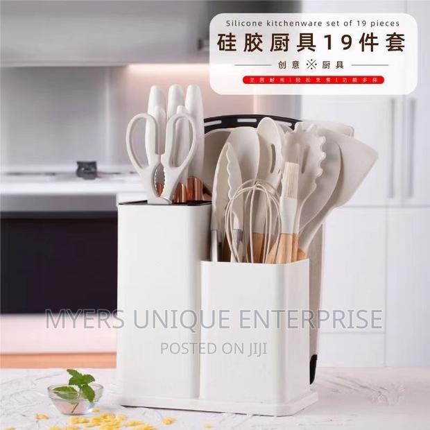 19 Piece Silicon Ladle Set · Photo 2