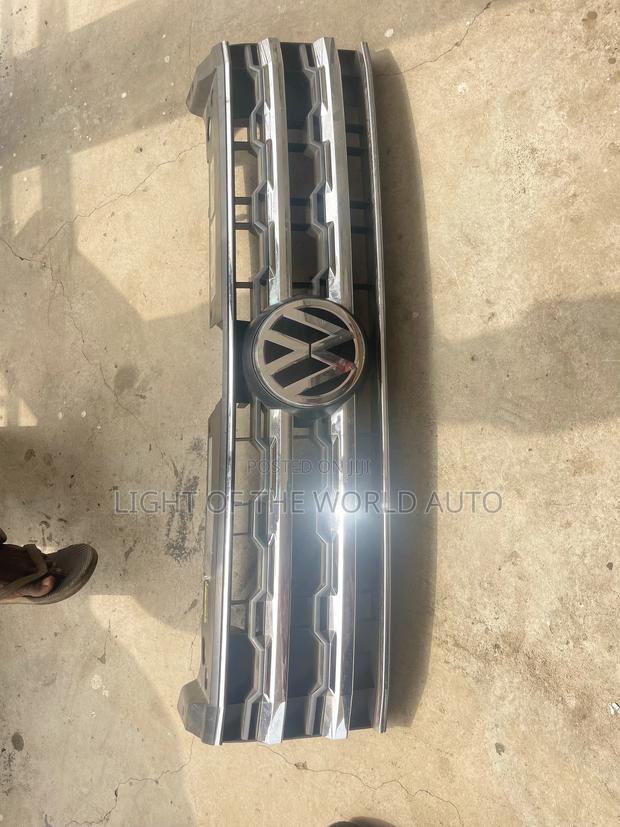 VW Atlas 18 Front Grill