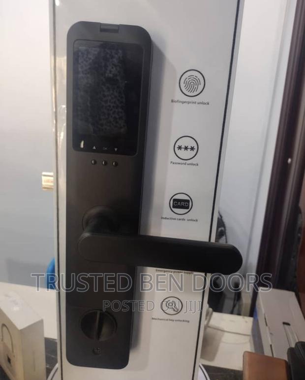 Paladin Biometric Smart Lock for Security+Wood Door [Camera] · Photo 2