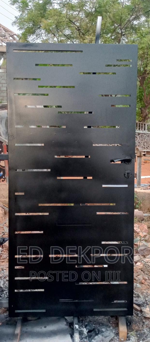 Gate Small One · Photo 1