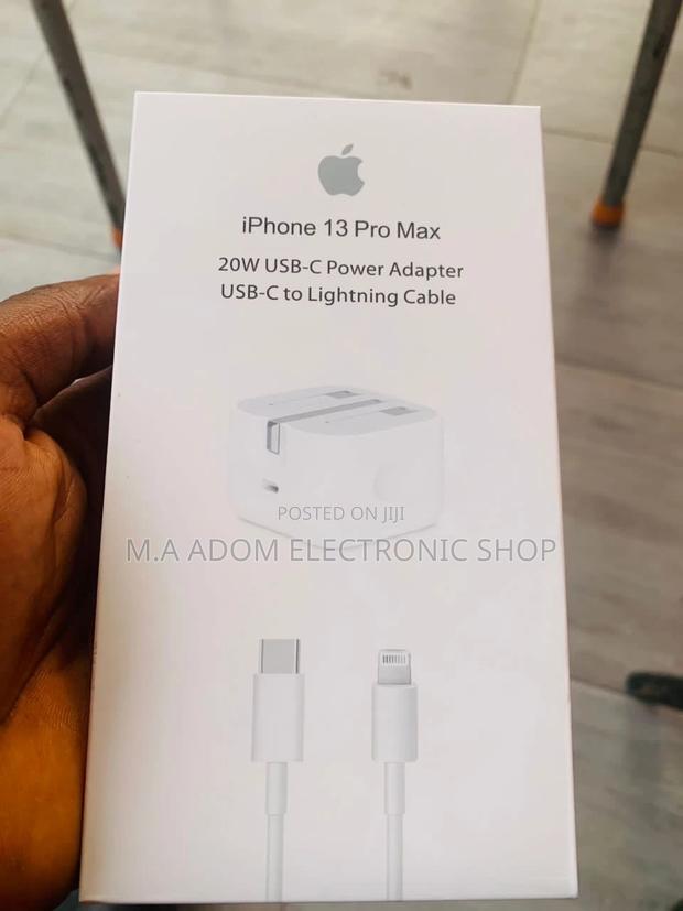 Classic Design Type C 3 Pin Charger(White)20watt. · Photo 4