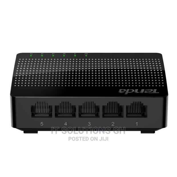 5-Port Gigabit Desktop Switch · Photo 1