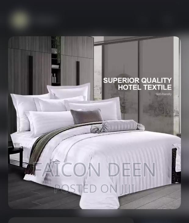 Cotton Stripped Heavy Duvet Set for Hotels · Photo 1