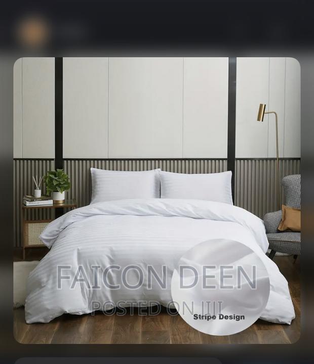 Highest Quality Stripped Cotton 7 Pieces Heavy Duvet Set · Photo 1