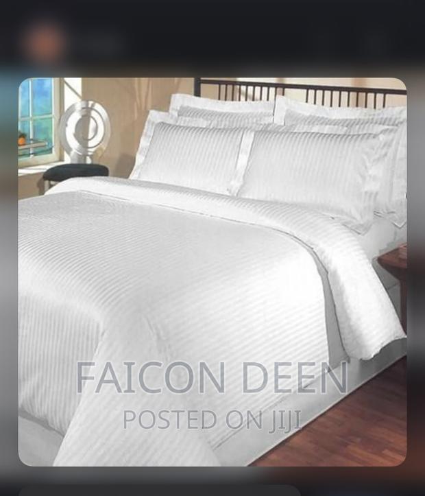 Superior High Quality Cotton Stripped Heavy Duvet Set · Photo 1