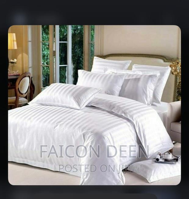 Finest Exquisite Cotton Stripped Heavy Duvet Set · Photo 1