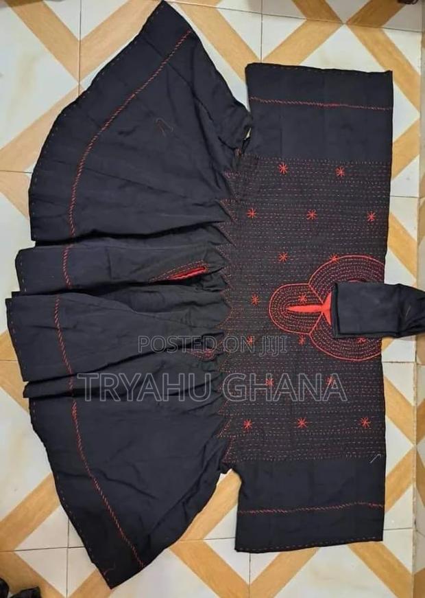 Hand-Made Northern Male Smock Clothing for Sale in Ghana · Photo 4