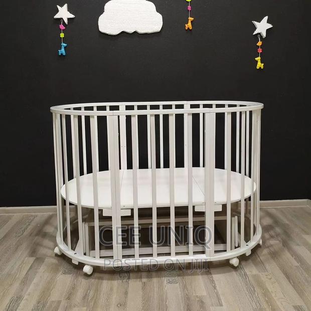 Multifunctional Baby Crib or Cot · Photo 2