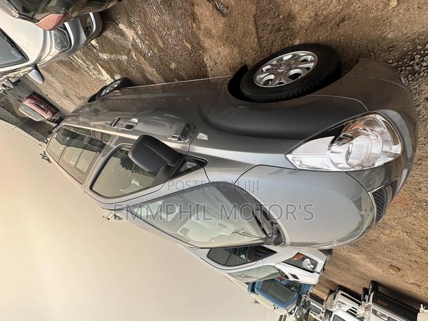 Hyundai Starex 2012 Grey photo 4