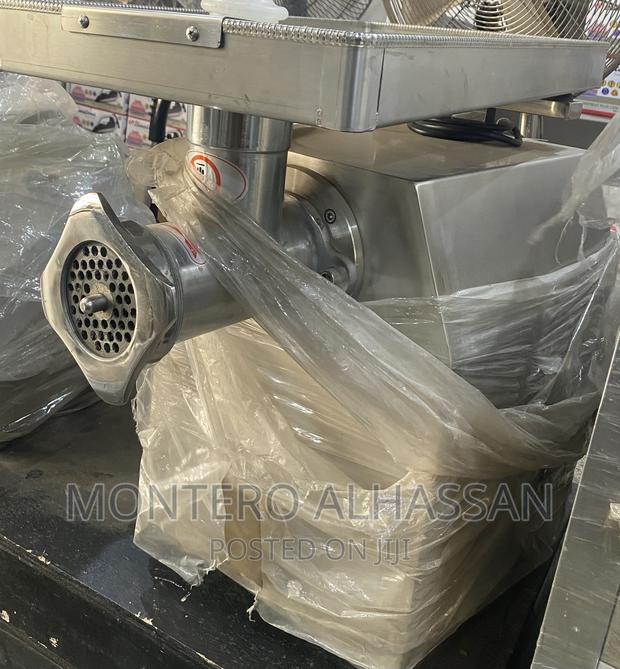 Commercial Meat Grinder · Photo 3