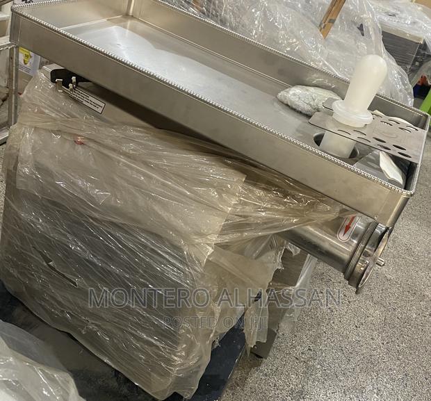 Commercial Meat Grinder · Photo 4