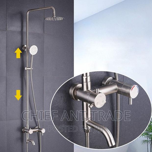 3 Flow Shower. Hot and Cold. 8011 · Photo 3
