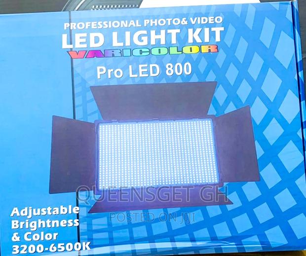 Pro Led 800 Light Kit + Batteries + Charger + Tripod Stand · Photo 2