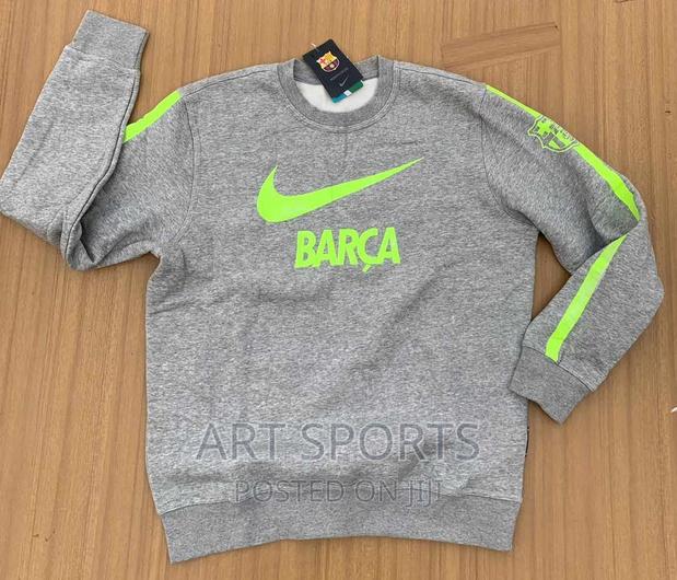 Barcelona Sweater · Photo 4