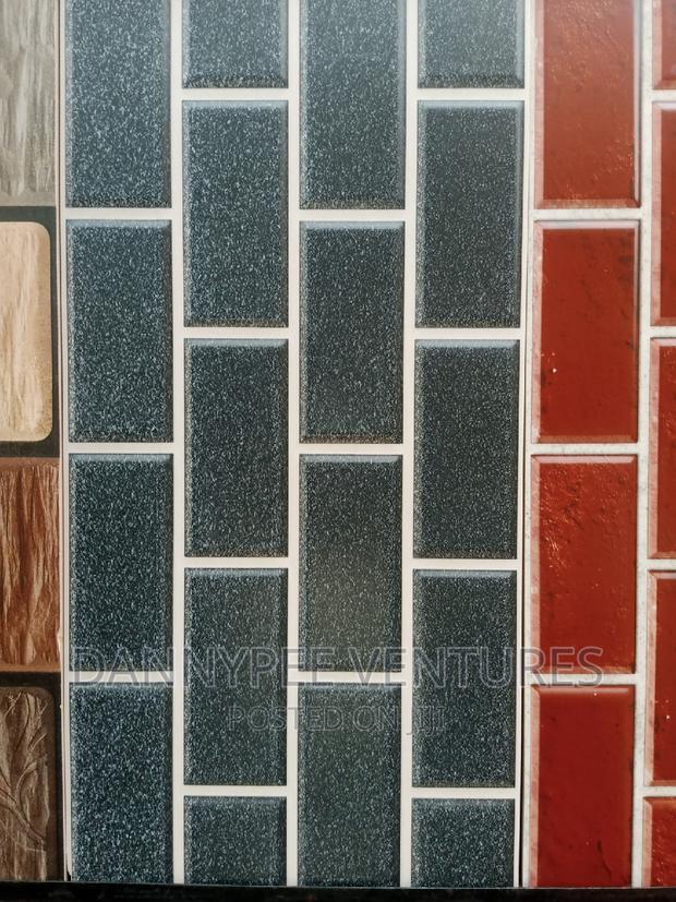 30/60 Facial Tiles · Photo 2