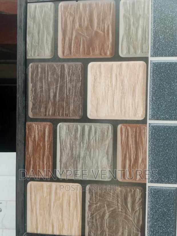 Outside Facial Wall Tiles · Photo 2