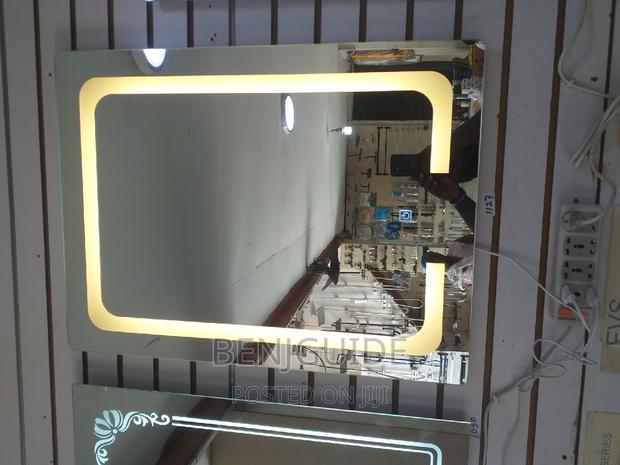 Bathroom LED Mirror 80x60cm · Photo 4
