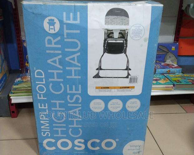 Simple Fold High Chair · Photo 2